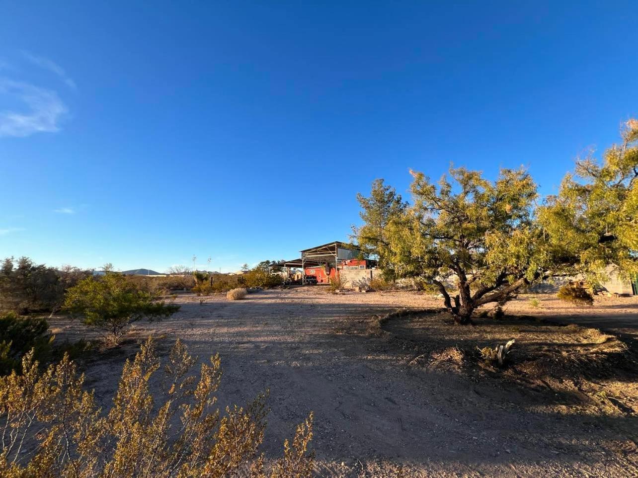 Hole In The Wall Getaway - Usa Mexico Border Bed And Breakfast Columbus Exterior photo