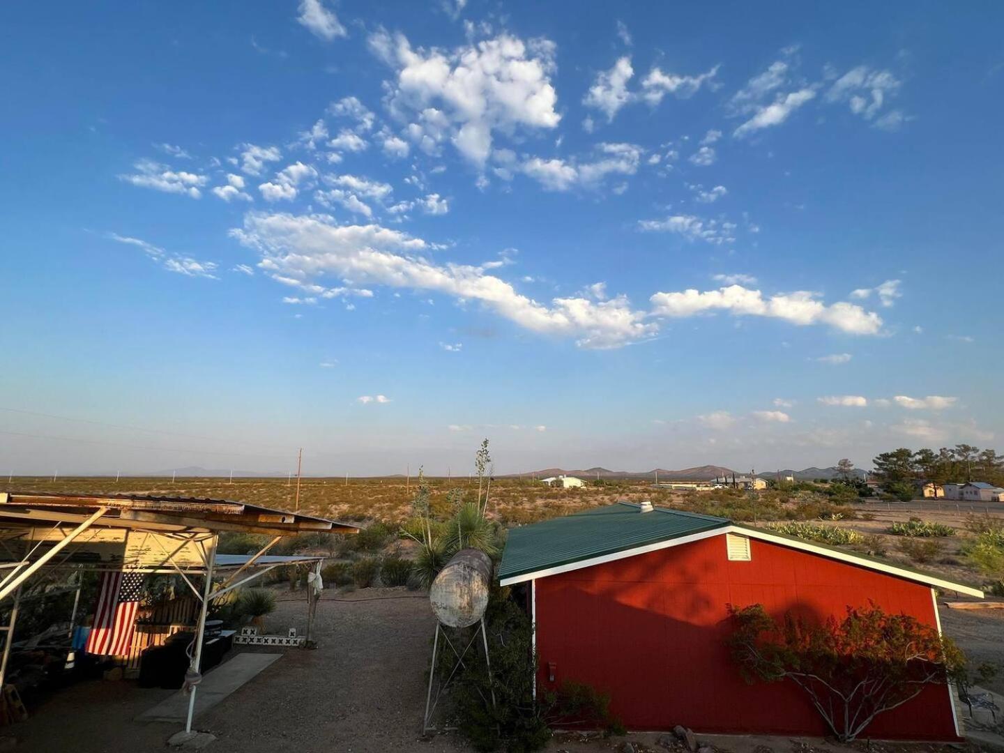 Hole In The Wall Getaway - Usa Mexico Border Bed And Breakfast Columbus Exterior photo