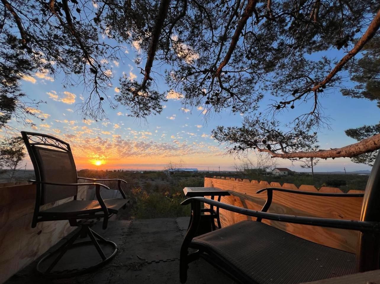 Hole In The Wall Getaway - Usa Mexico Border Bed And Breakfast Columbus Exterior photo