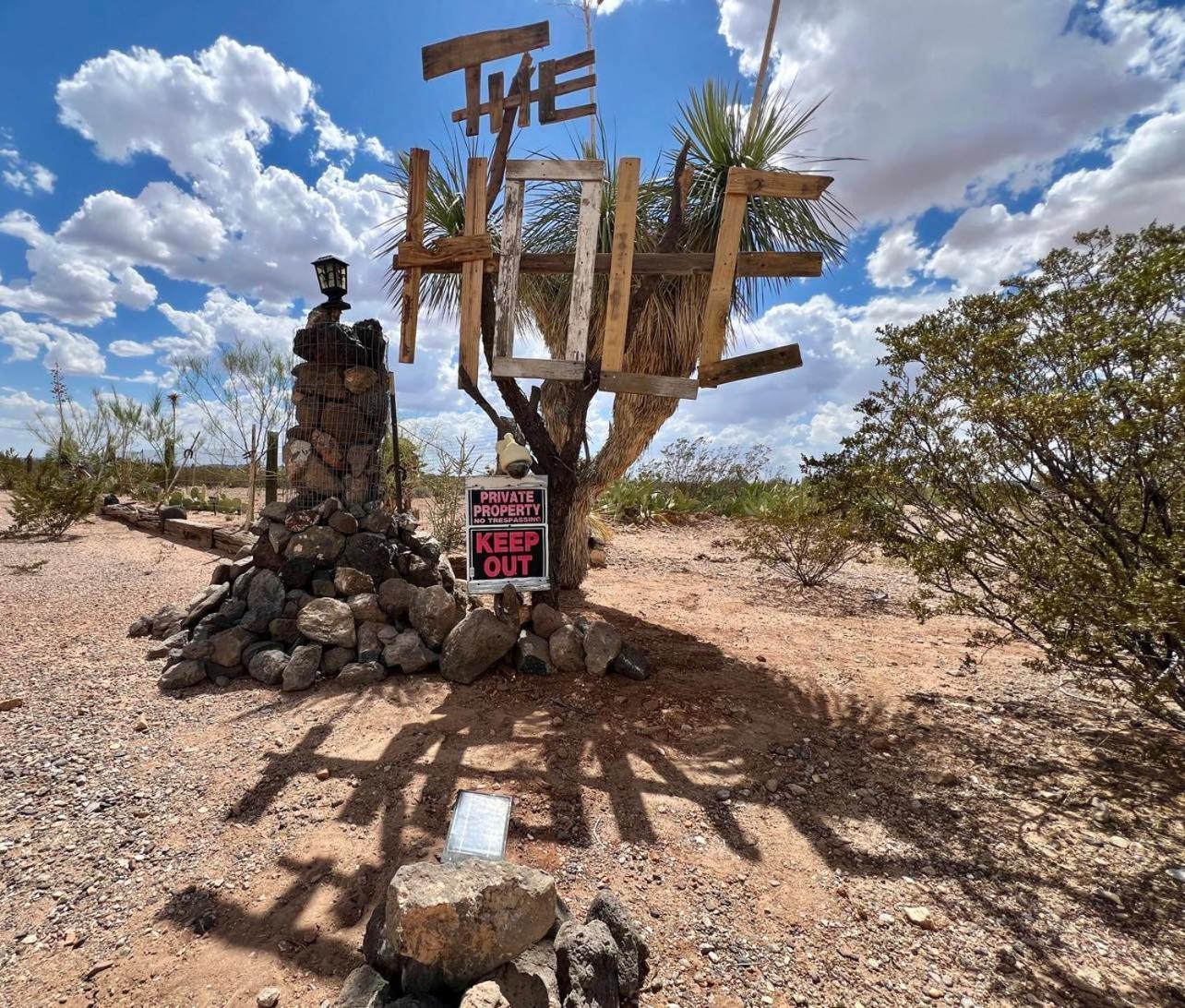 Hole In The Wall Getaway - Usa Mexico Border Bed And Breakfast Columbus Exterior photo