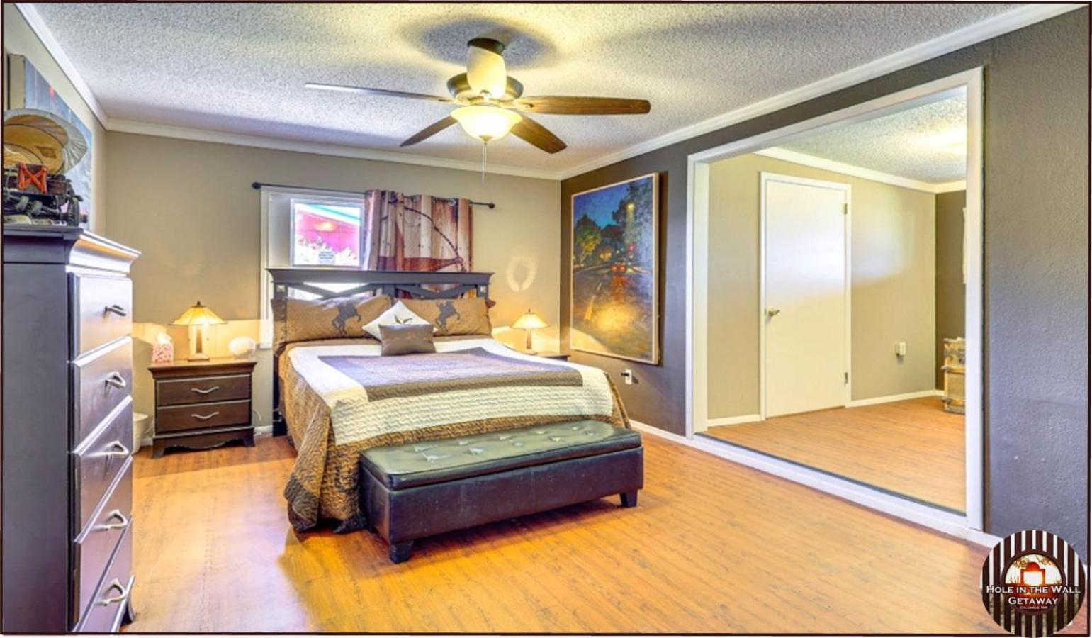 Hole In The Wall Getaway - Usa Mexico Border Bed And Breakfast Columbus Exterior photo