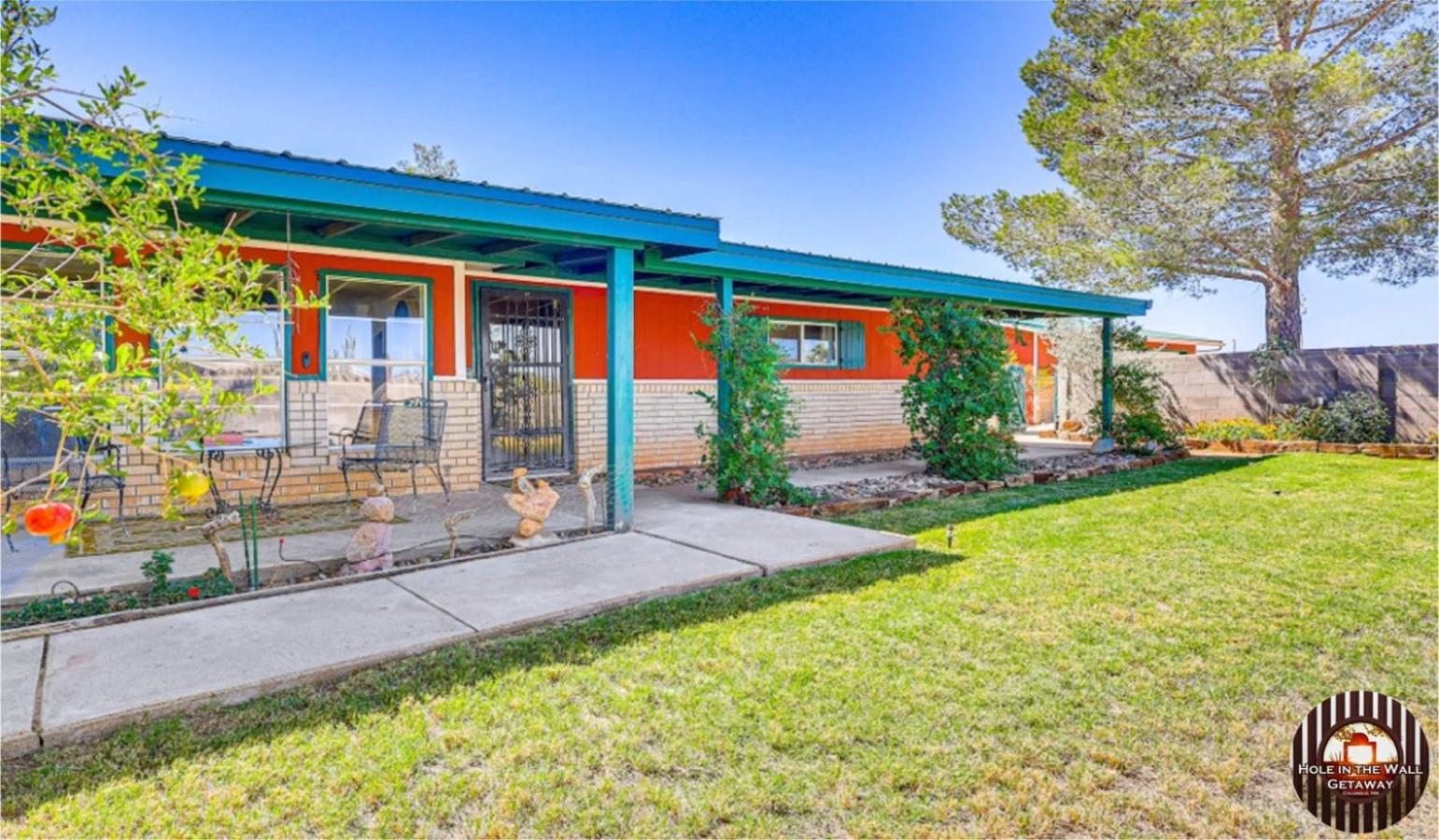 Hole In The Wall Getaway - Usa Mexico Border Bed And Breakfast Columbus Exterior photo